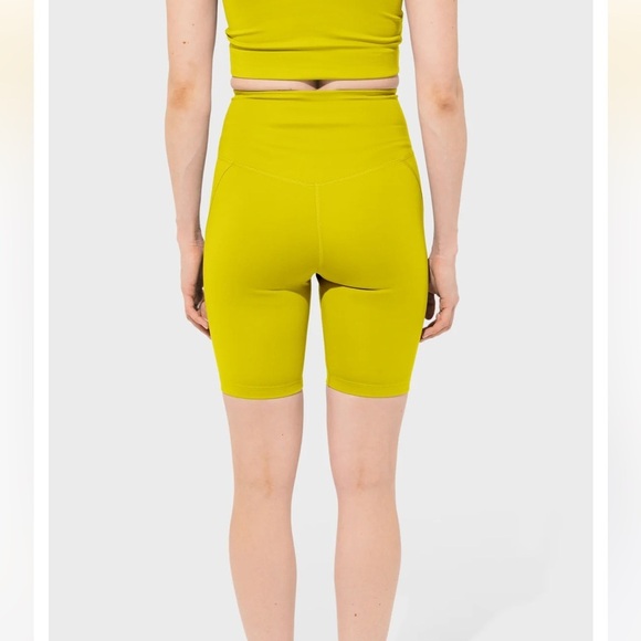 GIRLFRIEND COLLECTIVE High Rise Bike Shorts in Chartreuse - Picture 12 of 12